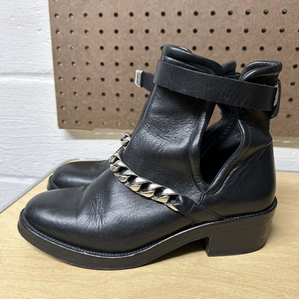 Sandro Paris Iconic Atlanta Black Leather Boots Size EU 40 US 9 Chain
